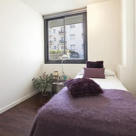 Apartment Rentals - Private Pool And Garden Center Barcelona