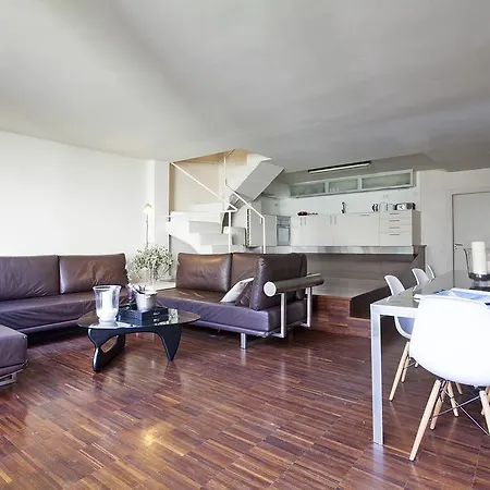 Rentals - Private Pool And Garden Center Apartment