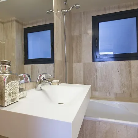 - Private Pool And Garden Center * Barcelone