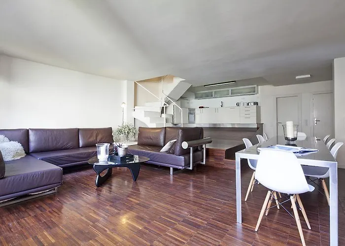 Rentals - Private Pool And Garden Center Apartment